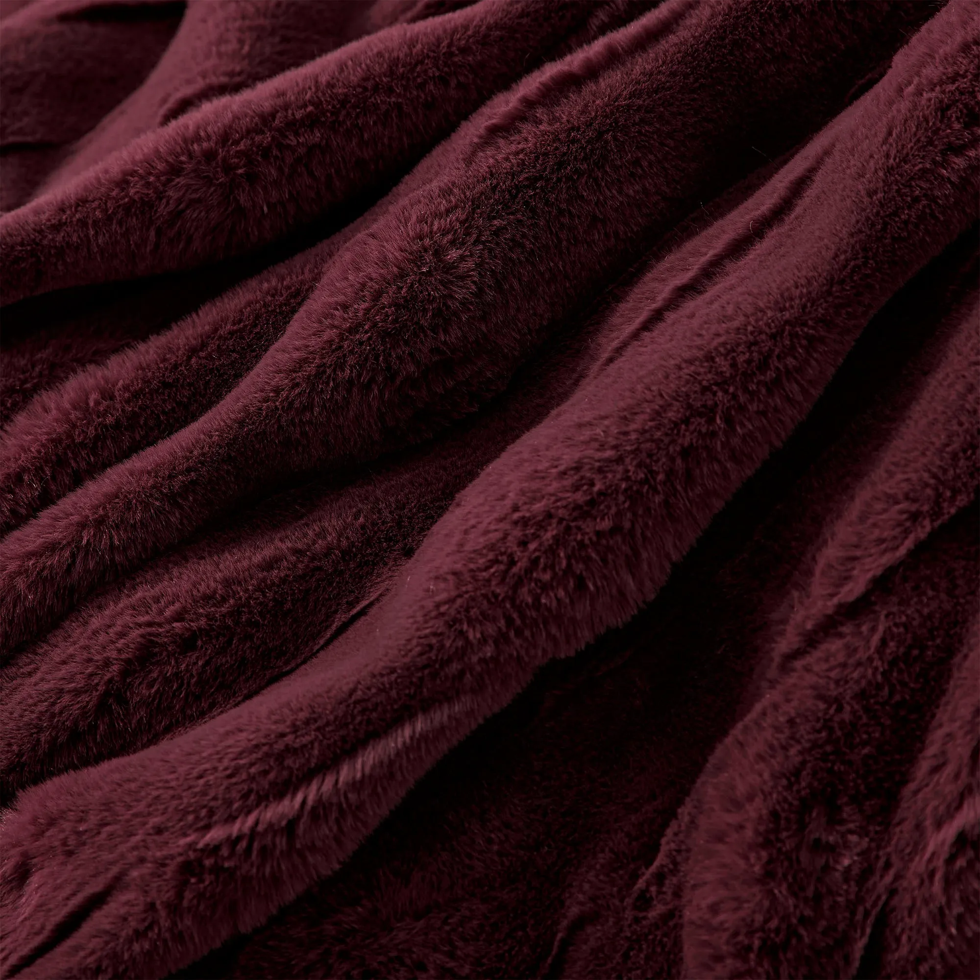 Basketweave Faux Fur Heated Throw Cherry