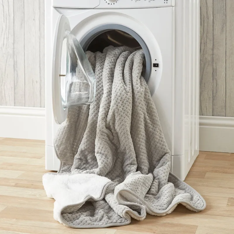 Huggleland Supersoft Waffle Electric Heated Throw - 160cm
